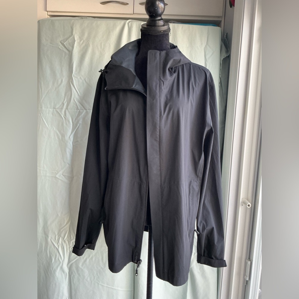 Mens lightweight windproof jacket☔️